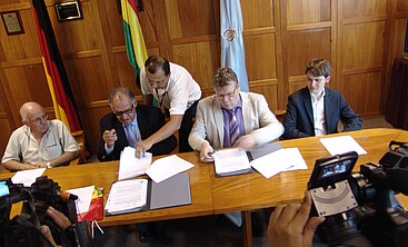 Unterzeichnung der Kooperationsvereinbarung mit der Univalle